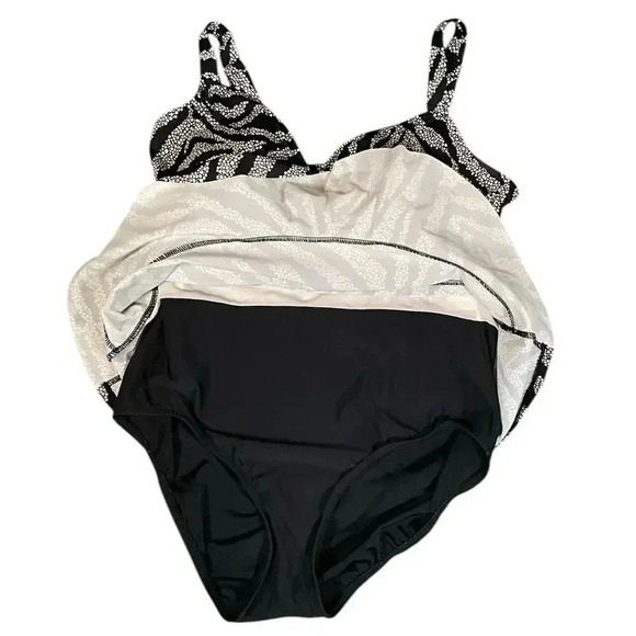 Croft & Barrow Swim Suit One Piece Size 14 Black and White Adjustable Straps - Picture 2 of 9